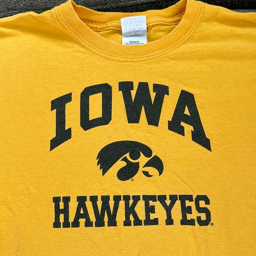 Iowa Hawkeyes Youth Gold Black Graphic Short Sleeve T-Shirt M
